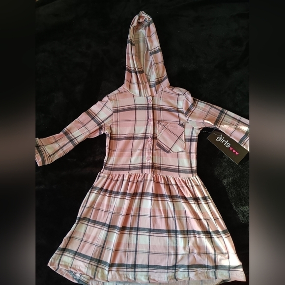 girls ❤️❤️❤️ Other - New Girls ❤️❤️❤️ plaid pink, black, and cream hooded long sleeve dress. Size 2T.